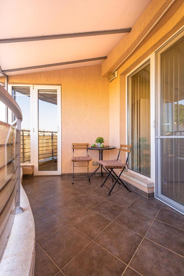 Nice 1Bd Apartment Next To Medical University By Flat Mаnager Plovdiv Exterior foto